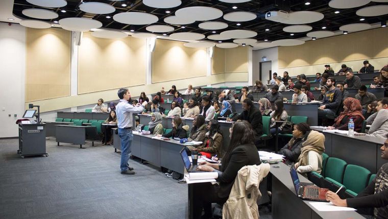 Studere ved Kingston University i London
