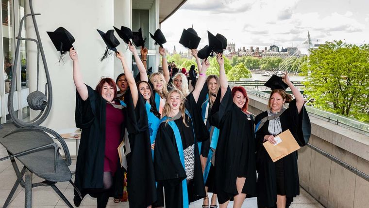 Studere ved Kingston University i London