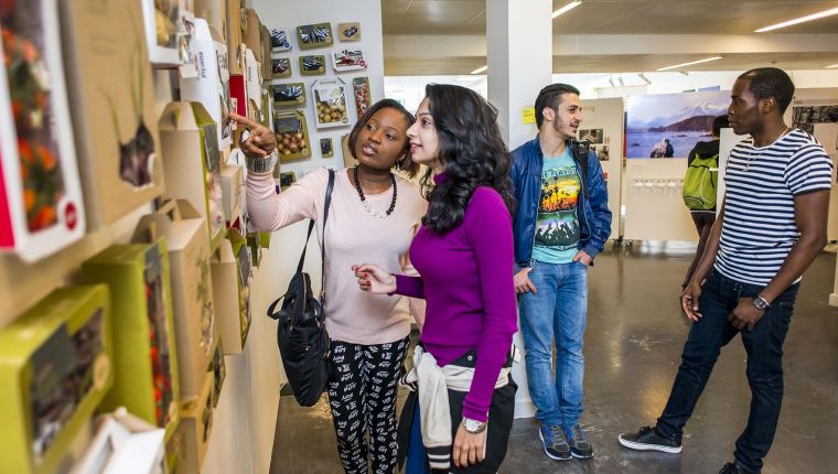 Studere ved Kingston University i London