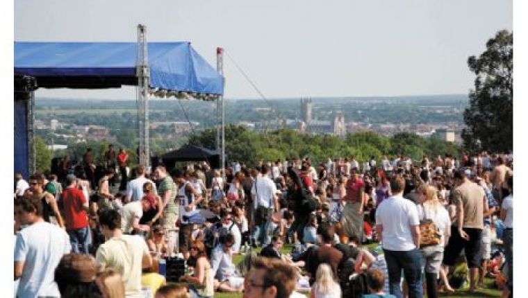 Studere i England - University of Kent - studenter på konsert