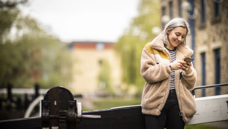 Studere ved University of Huddersfield i England